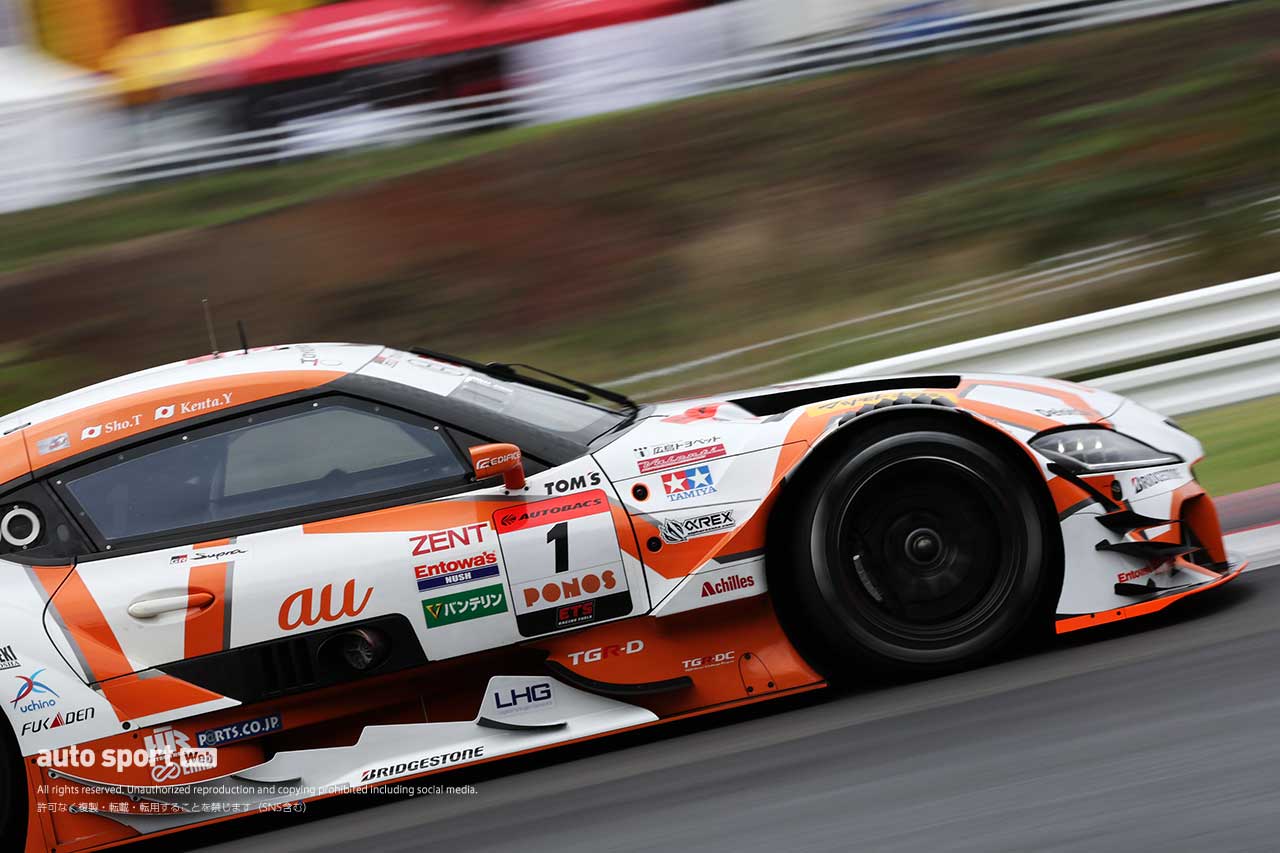 全面新舗装のSUGOでの1号車au TOM'Sの英断。最重量マシンながら予選4