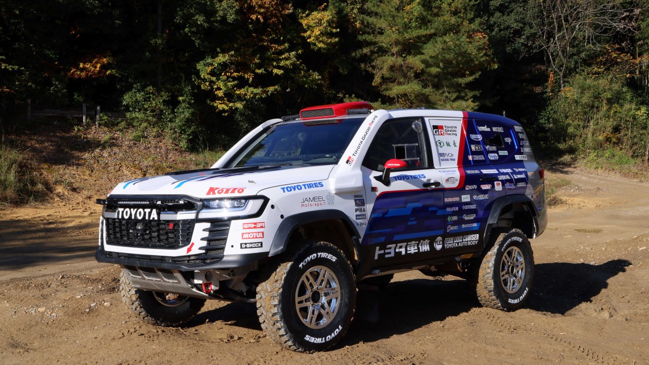 トヨタ車体、ダカールラリー2026の参戦体制を発表。新規則に対応した