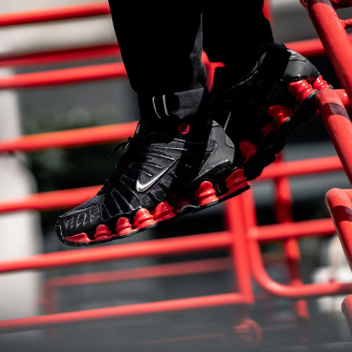 個性派のスニーカーをお探しの方必見！Nike x Skepta Shox TL｜JOYRIDE