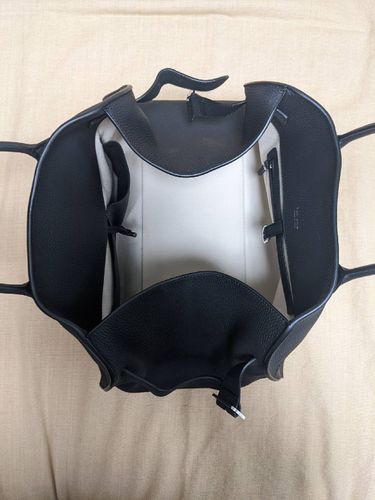 THE ROW MARGAUX 15 人気のマルゴー黒サドルレザーが入荷です