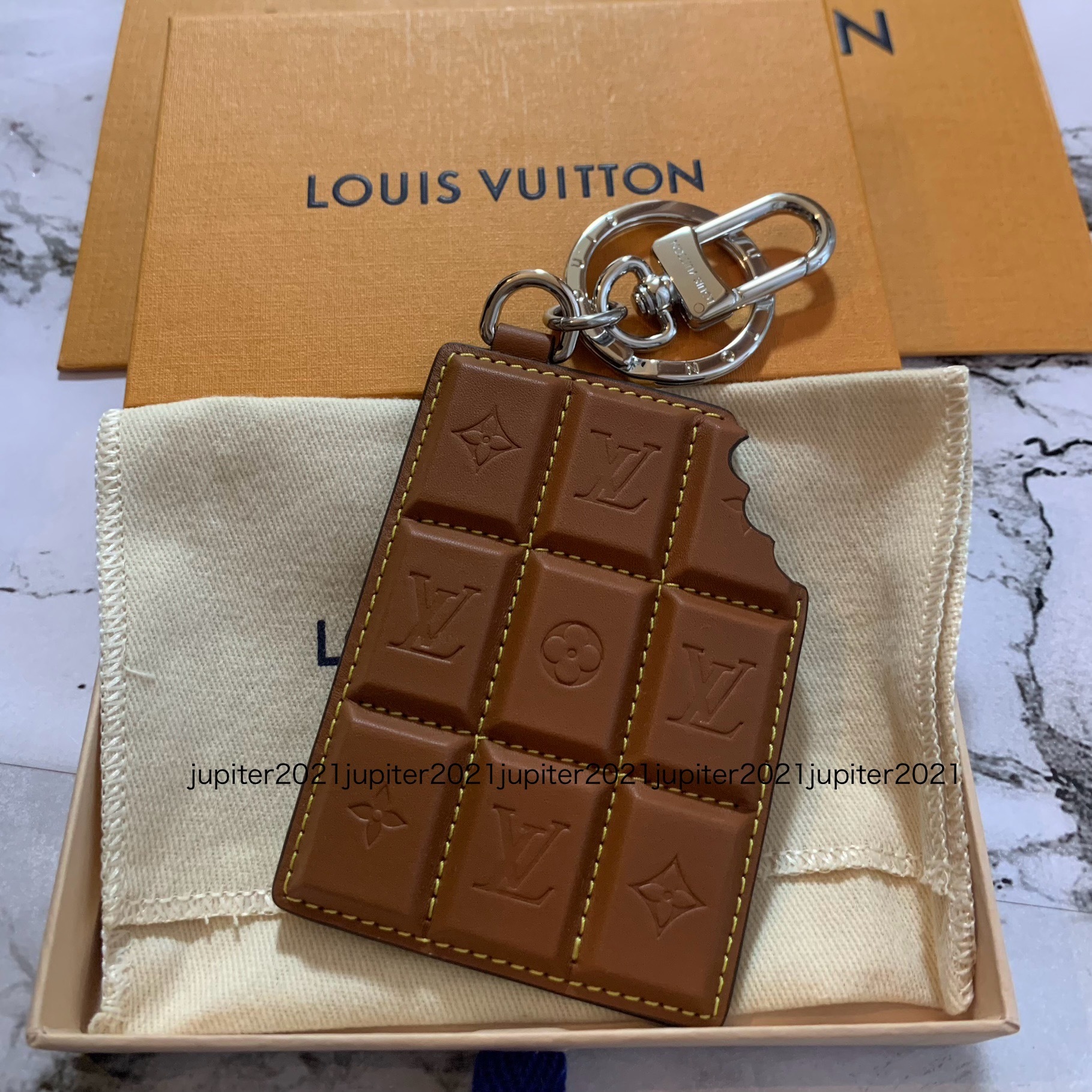 国内即発】ルイヴィトン バッグチャームLV チョコレートバー (Louis