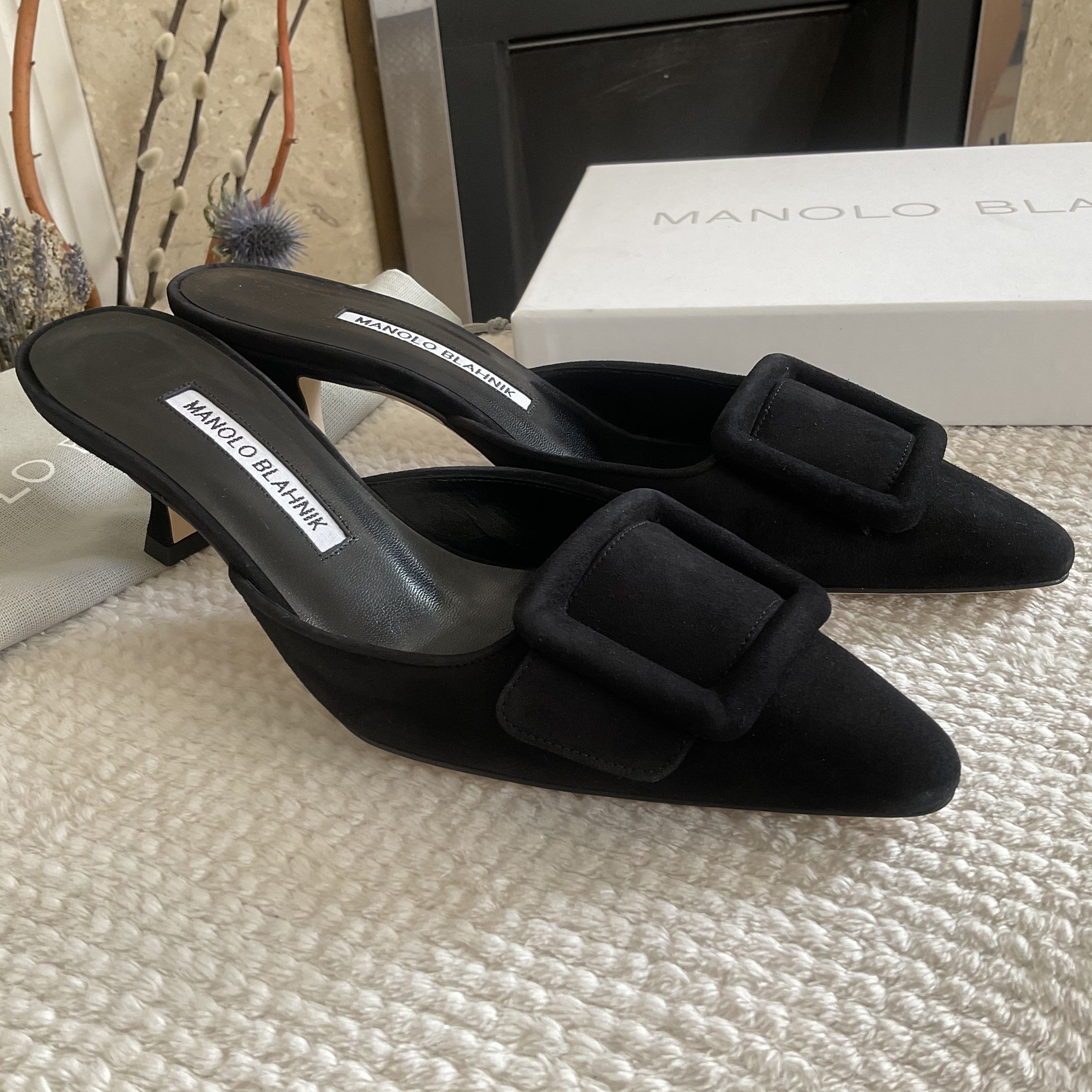 世界中の女性を魅了する「Manolo Blahnik(マノロブラニク)」人気