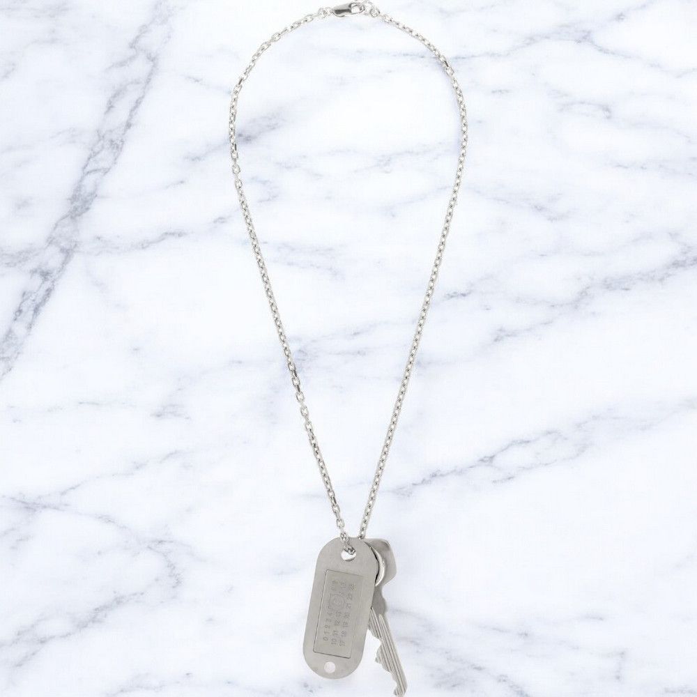 MM6 メゾン マルジェラ キーチャーム ロゴプレート ネックレス (MM6