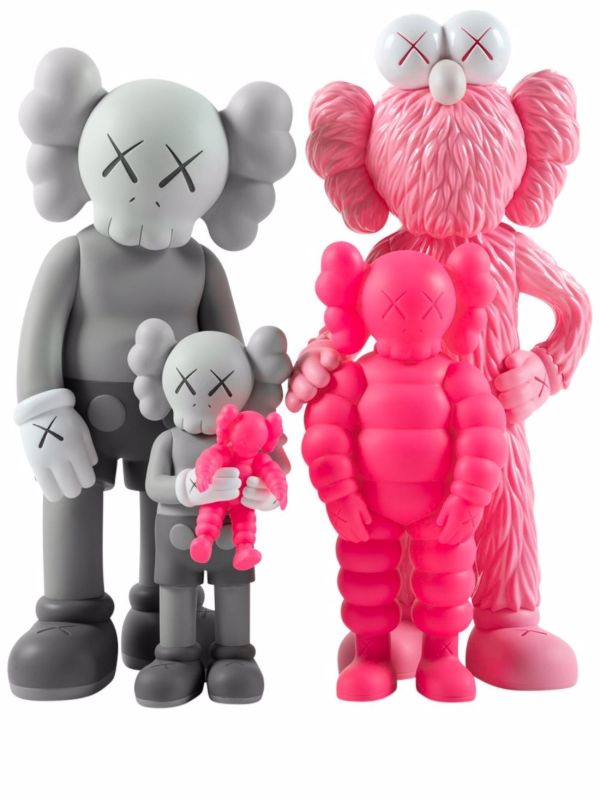 KAWS KAWS Family フィギュア セット | グレー | FARFETCH JP