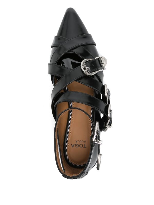 Toga Pulla デコラティブバックル フラットシューズ | ブラック