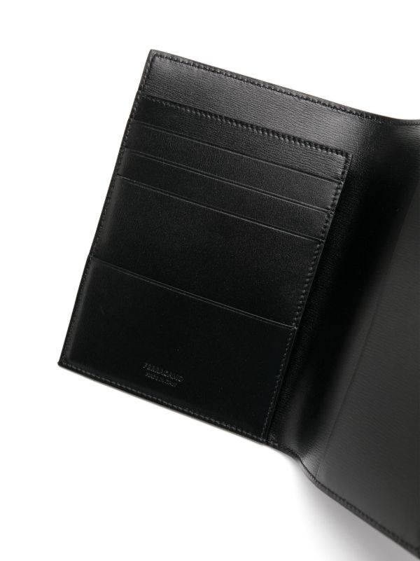 サルヴァトーレフェラガモ 二つ折り 手帳カバー ロゴ パスポートケース