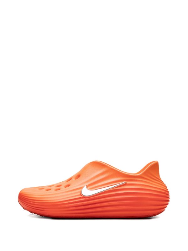 Nike ReactX Rejuven8 “Safety Orange” スリッポンスニーカー
