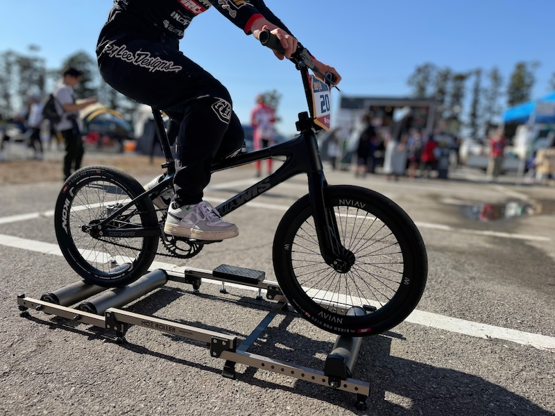 ミノウラの新型3本ローラー「MozRoller G2」発売｜サイクルスポーツが