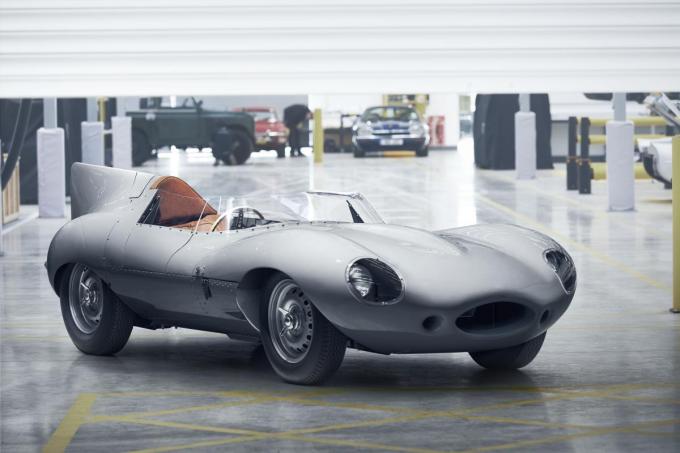 Jaguar_D-TYPE_02-680x453.jpg