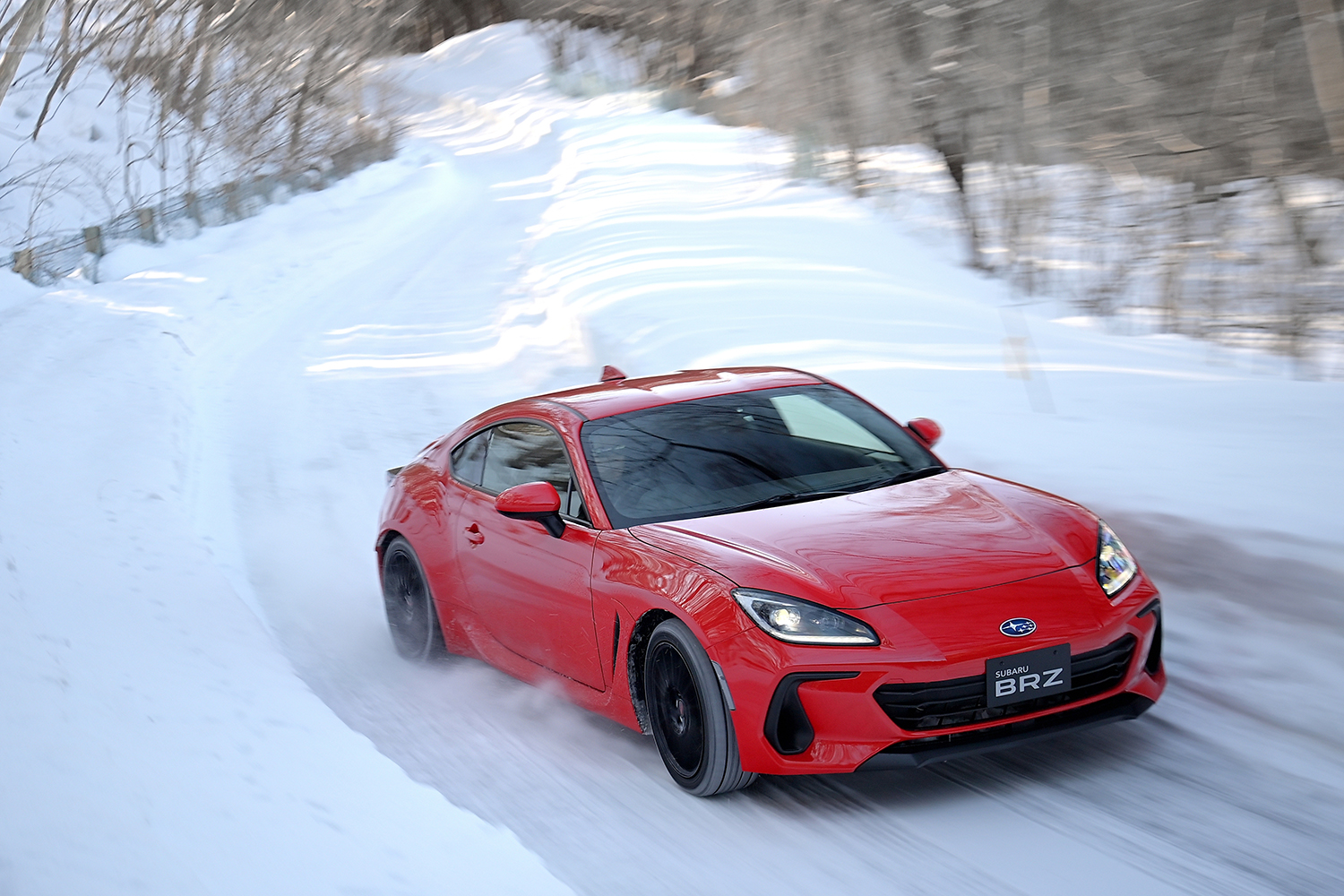 試乗】FRスポーツのBRZをなんと雪道で全開！ 「まともに走れるの