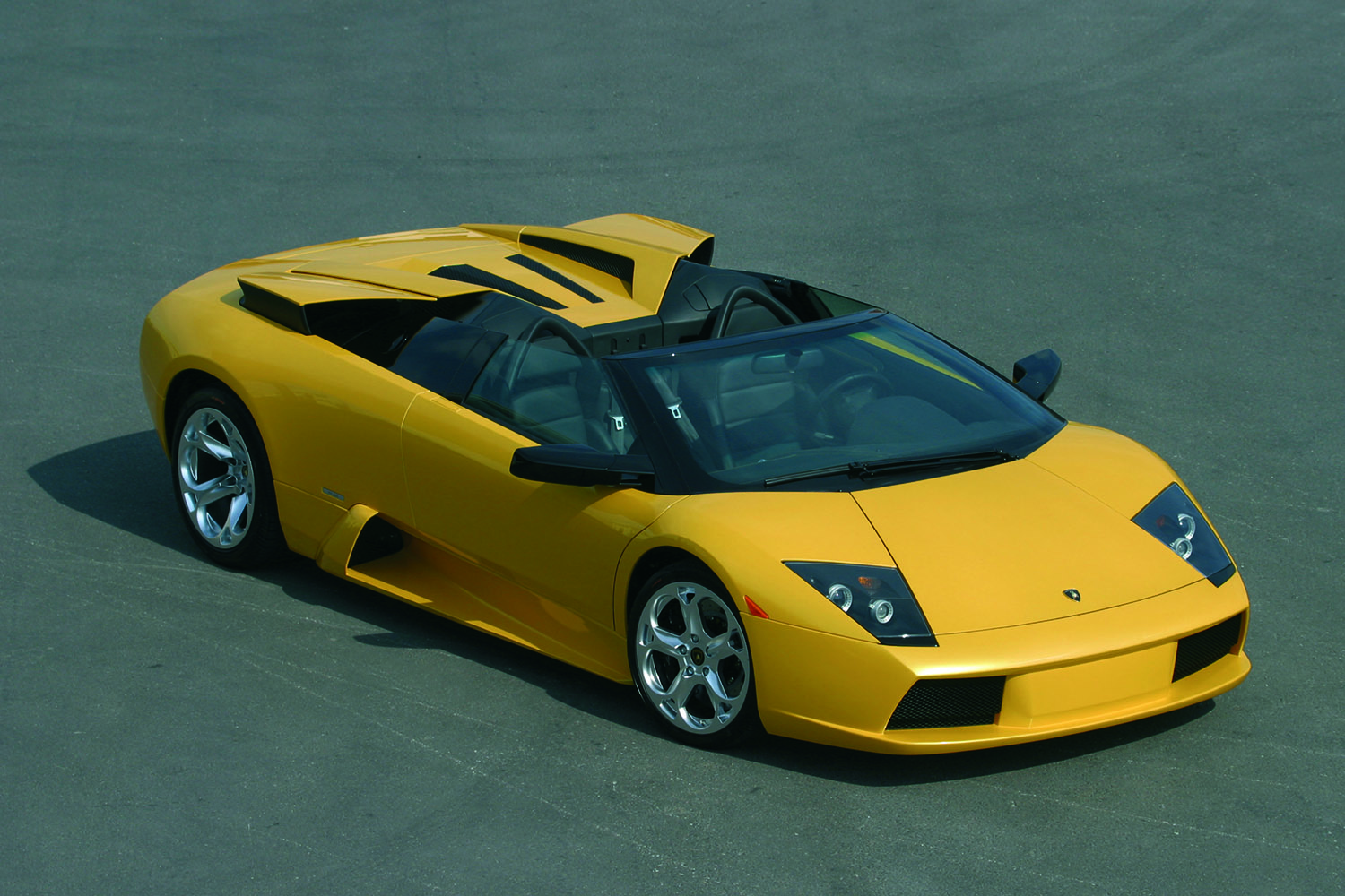 ランボルギーニ・ムルシエラゴとは？ アウディ傘下で品質爆上がりの12