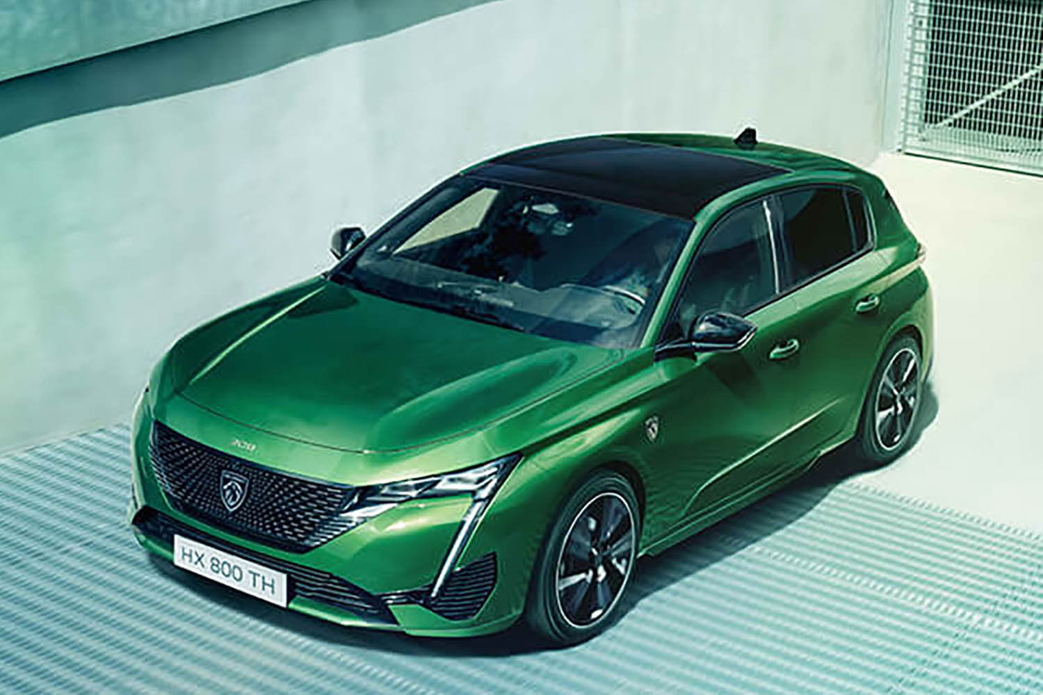 特別仕様車「308 GTピュアテックエディション」ならプジョー308の「GT