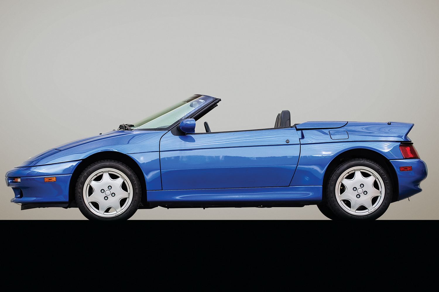 2代目のロータス・エランはオープンスポーツの最高峰！ 不運に巻き込ま