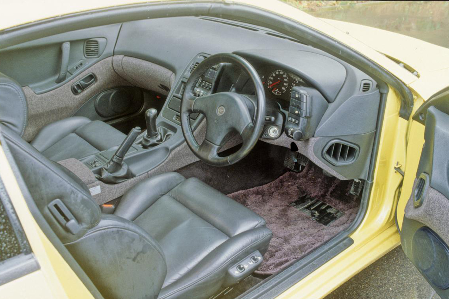 4代目フェアレディZは今見ても一級品の美しさ！ 世界中で愛される名