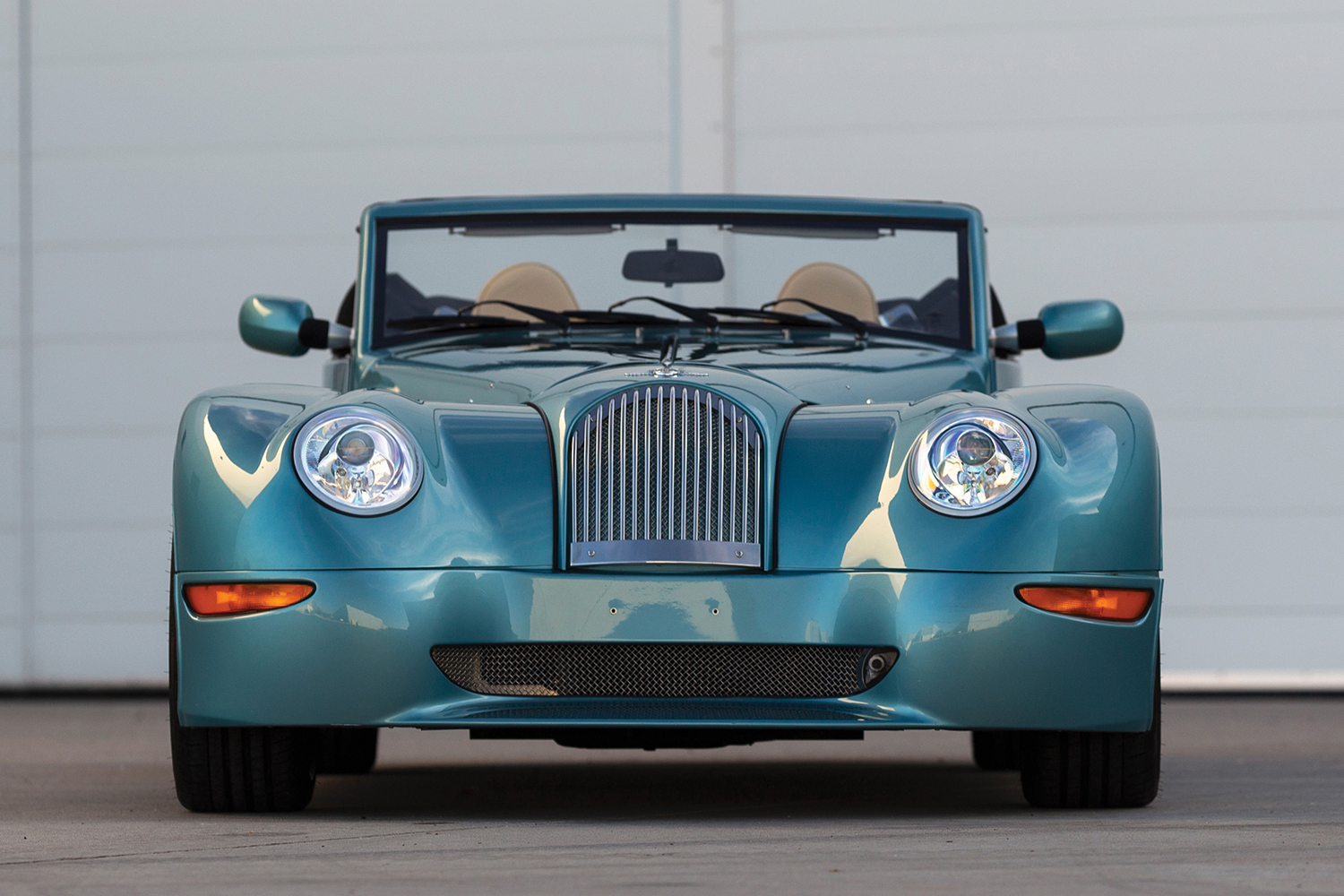 モーガン・エアロ8」はル・マンも走った木製スポーツカー！ 一体