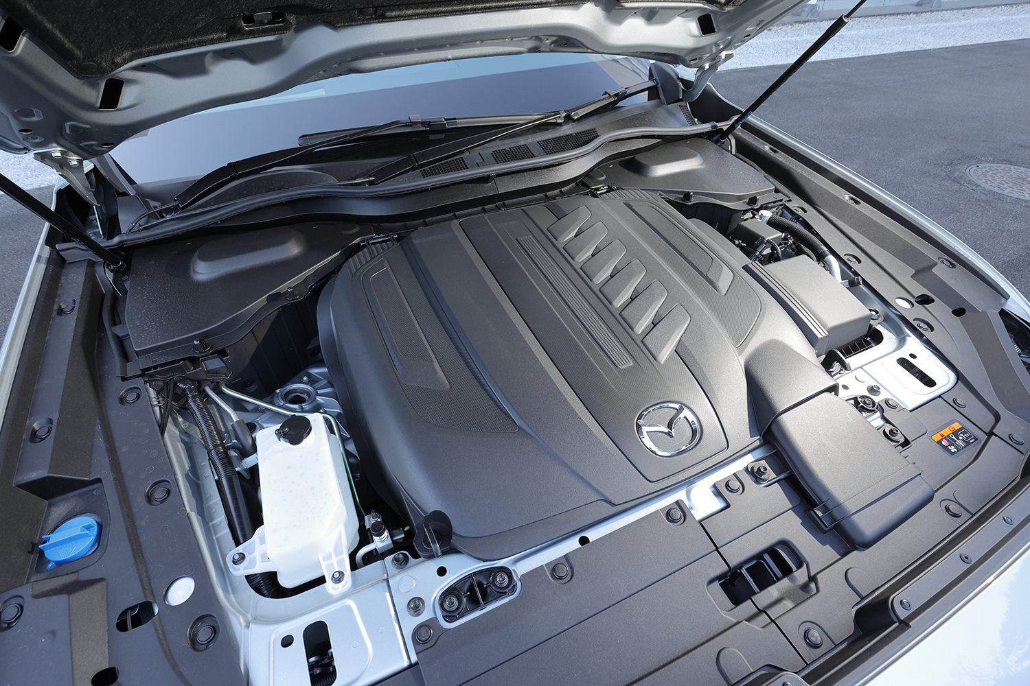 マツダCX-60はどうして毎月500台強しか売れない？ CX-5より人気が出