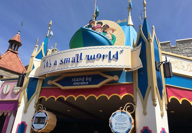 イッツ ア スモール ワールド クチコミ・アクセス・営業時間
