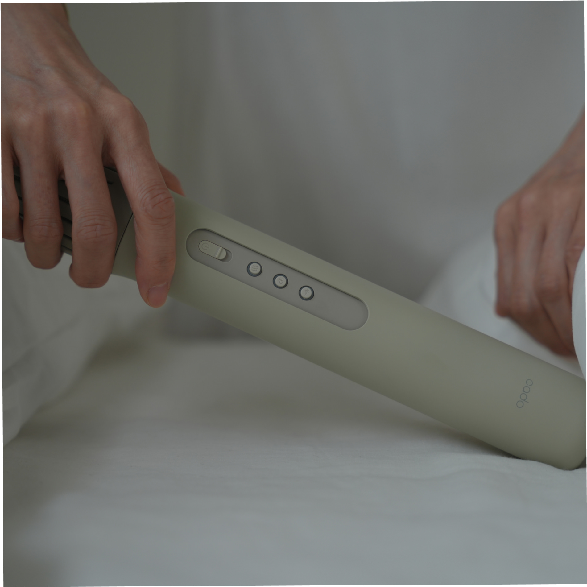 FOEHN 002｜世界最小級“ワンタッチ”ふとん乾燥機｜cado