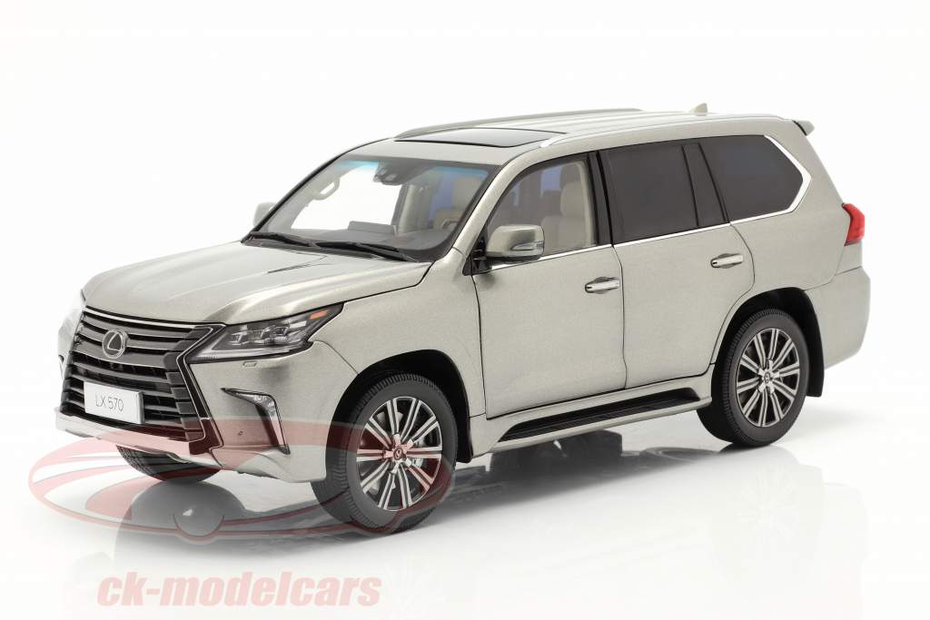 Big Japanese: Lexus LX 570 from Kyosho
