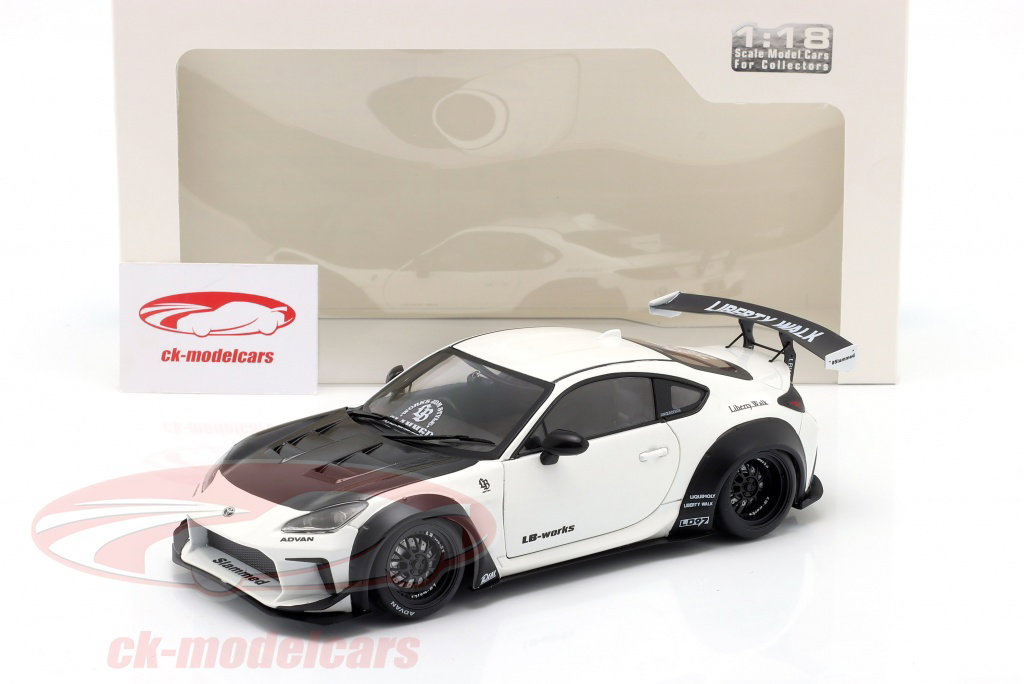 Solido 1:18 Toyota GR86 LBWK Body Kit 2024 パールホワイト S1813602