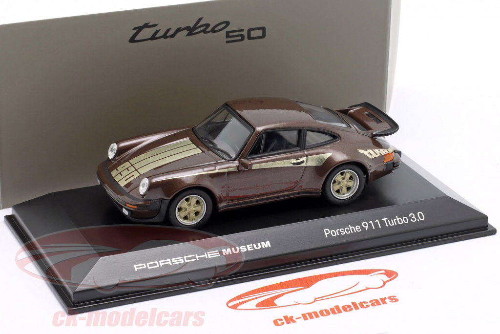 Welly 1:43 Porsche 911 Turbo 3.0 Year 1975-1977 brown / gold