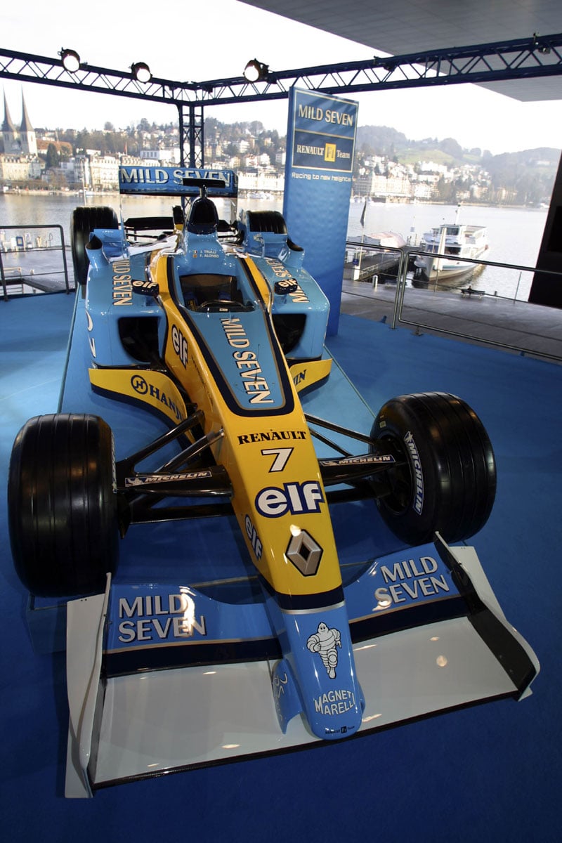 Renault launches 2003 car in Switzerland. | Crash.net