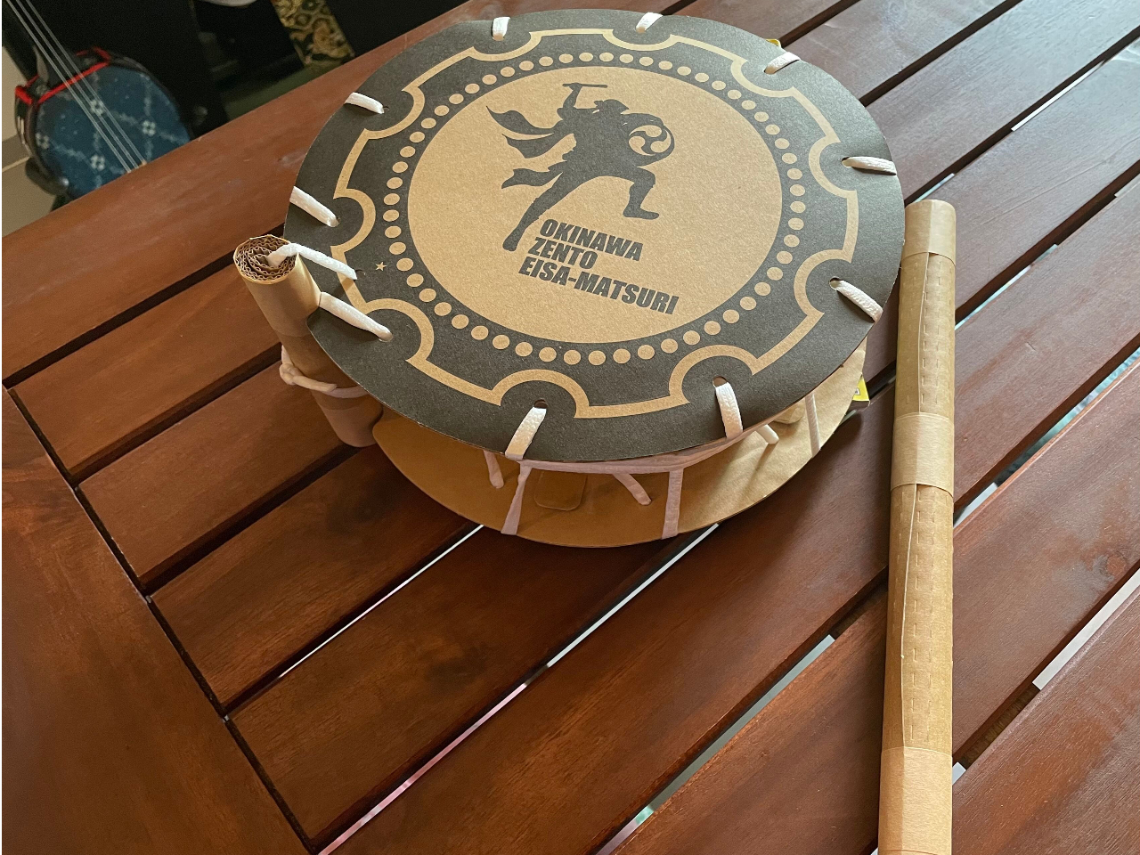 那覇・1時間】沖縄エイサー体験とクラフト締め太鼓制作/美ら笑34CAFE