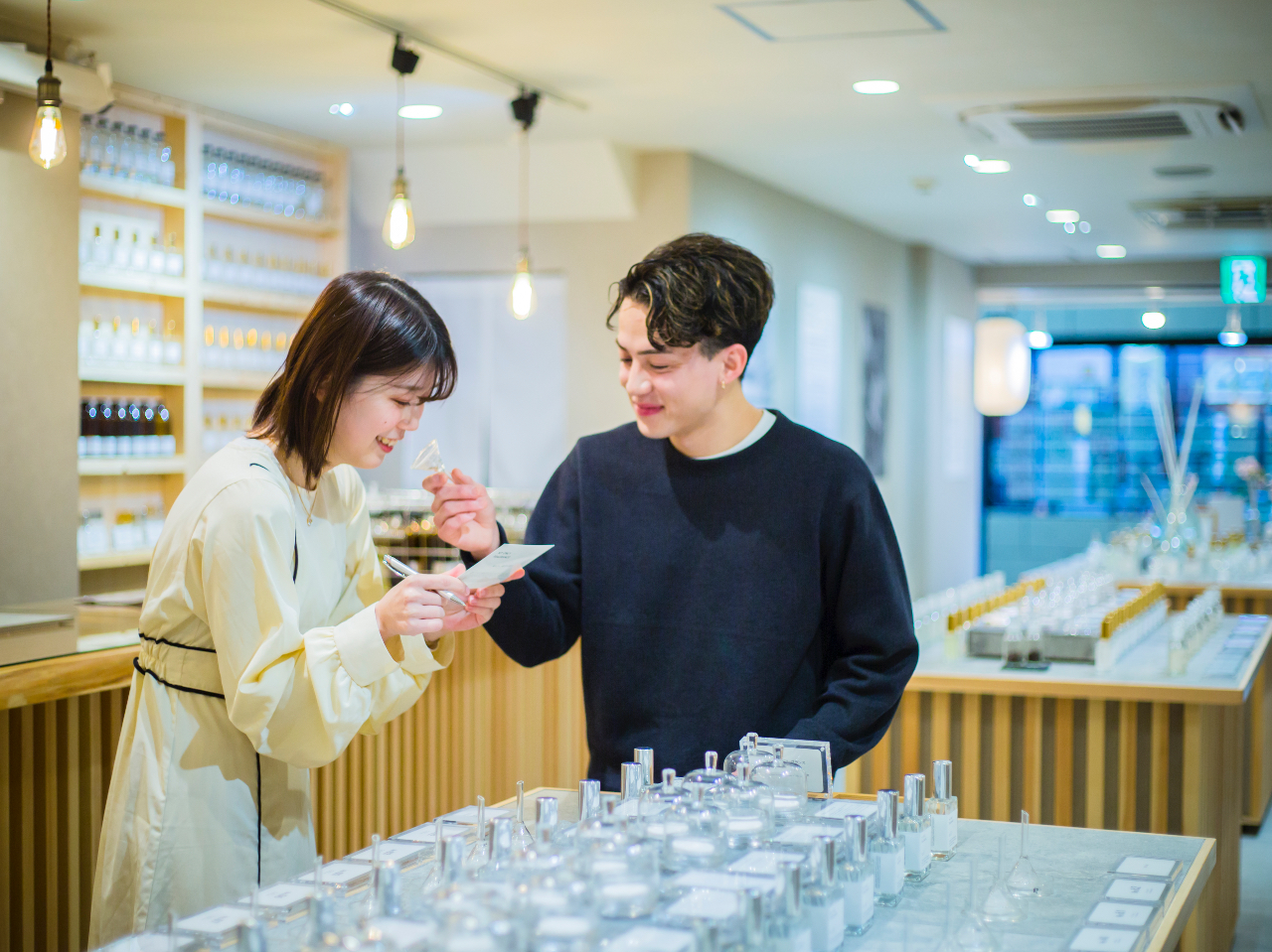 オーダーメイドフレグランス「私らしい、私だけ」の香り作り体験∥お客