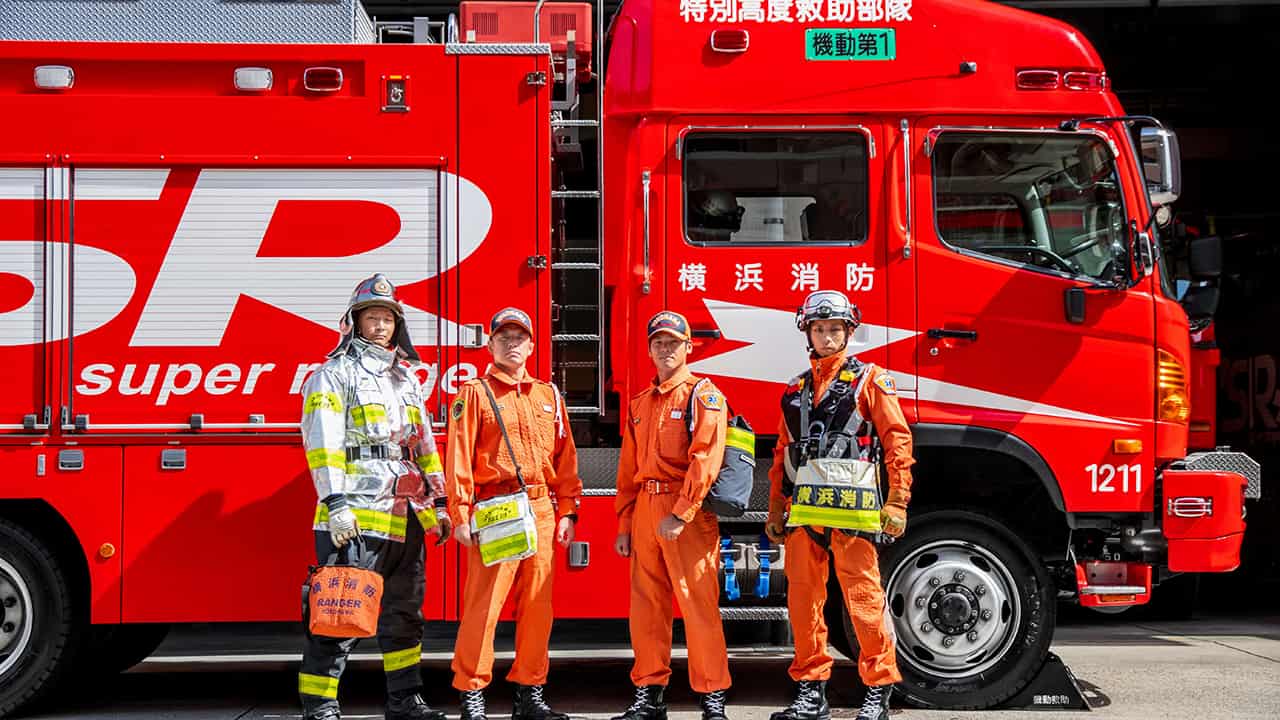 横浜市消防局が「推し活グッズ」を提供 防火服で作ったバッグを