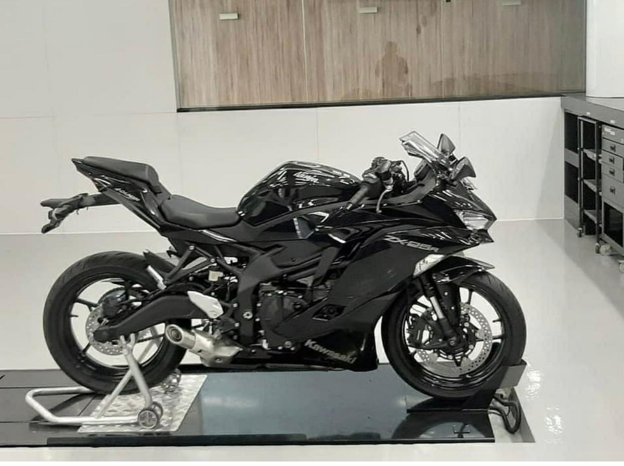 Kawasaki Ninja ZX-25R Is More Powerful Than The KTM 390 Duke
