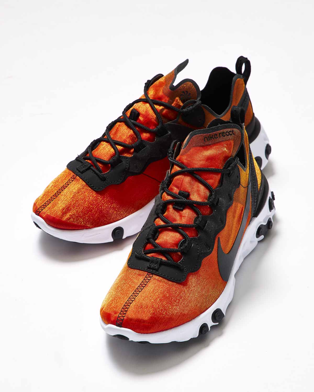 話題沸騰中！ 2足の「ナイキ リアクト エレメント」を見逃すな