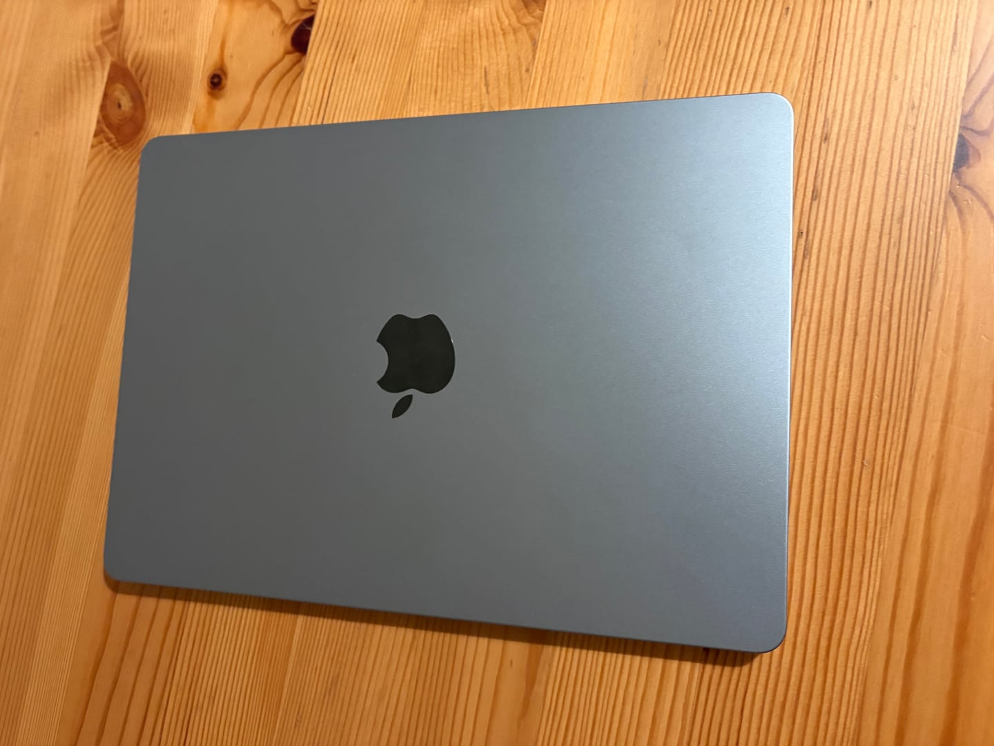 Apple MacBook Pro 13″ Touch Bar 2019, i7 1.7 GHz, 16 GB, Iris Plus