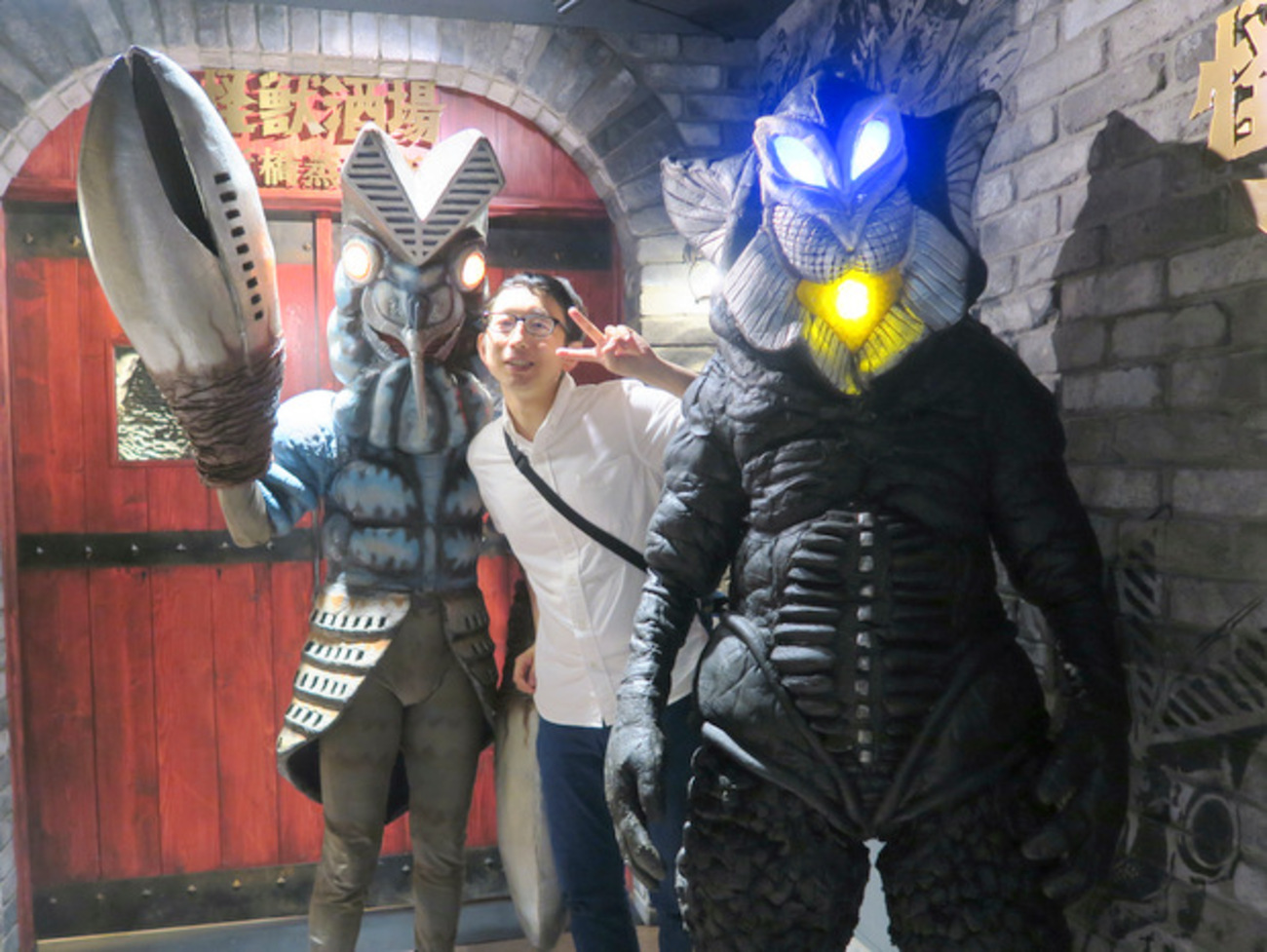 バルタン星人にメフィラス星人！「怪獣酒場 新橋蒸溜所」は