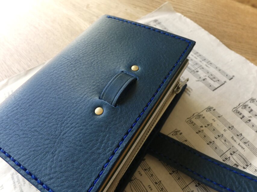 トラベラーズノートカバー／パスポートサイズ／革／青 | iichi 日々の