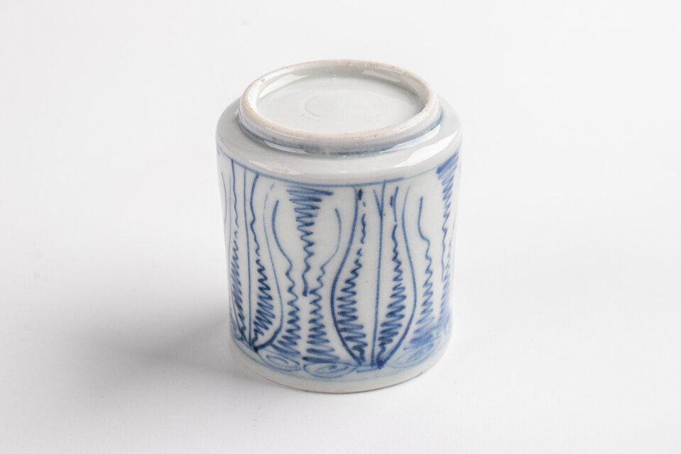 古伊万里 染付よろけ文酢猪口 覗き猪口 1客 江戸後期 | iichi 日々の