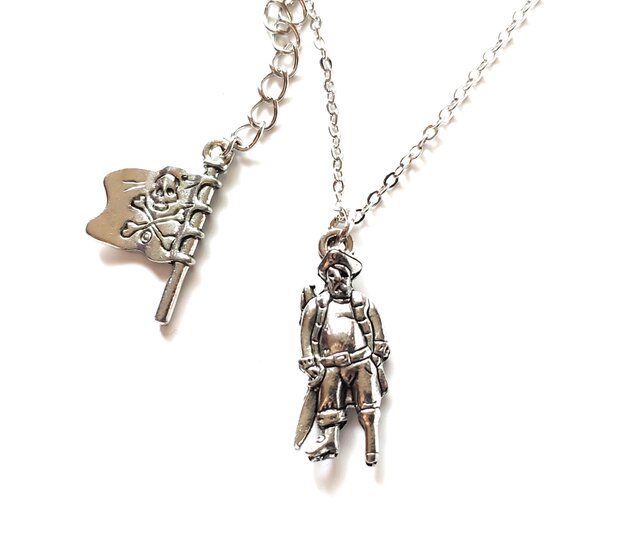 カリブの海賊 の ネックレス】ドクロの旗 | iichi 日々の暮らしを