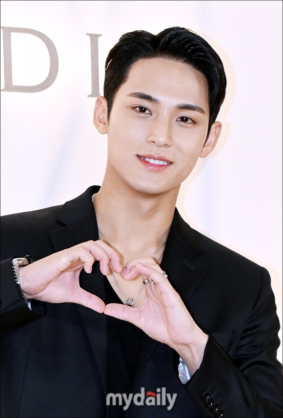 SEVENTEEN ミンギュの非公式写真を無断で公開…ネットユーザーが投稿者