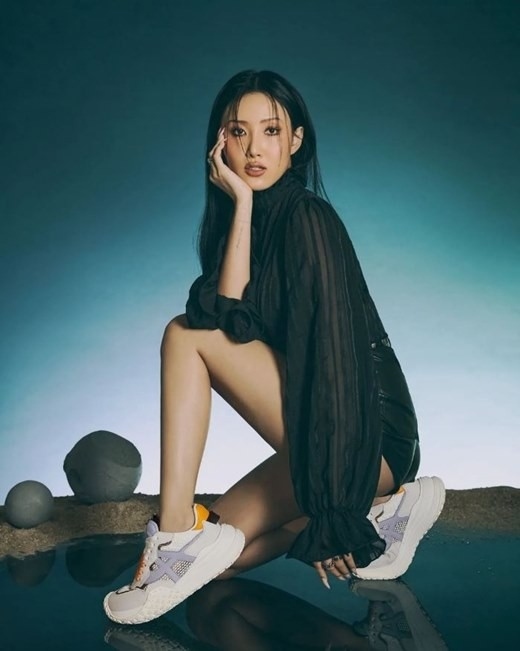 MAMAMOO ファサ、脚線美に視線釘付け！抜群のスタイルを披露 - Kstyle