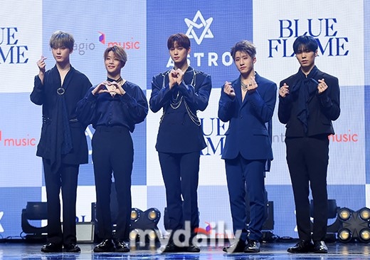 PHOTO】ASTRO、6thミニアルバム「BLUE FLAME」発売記念ショーケース