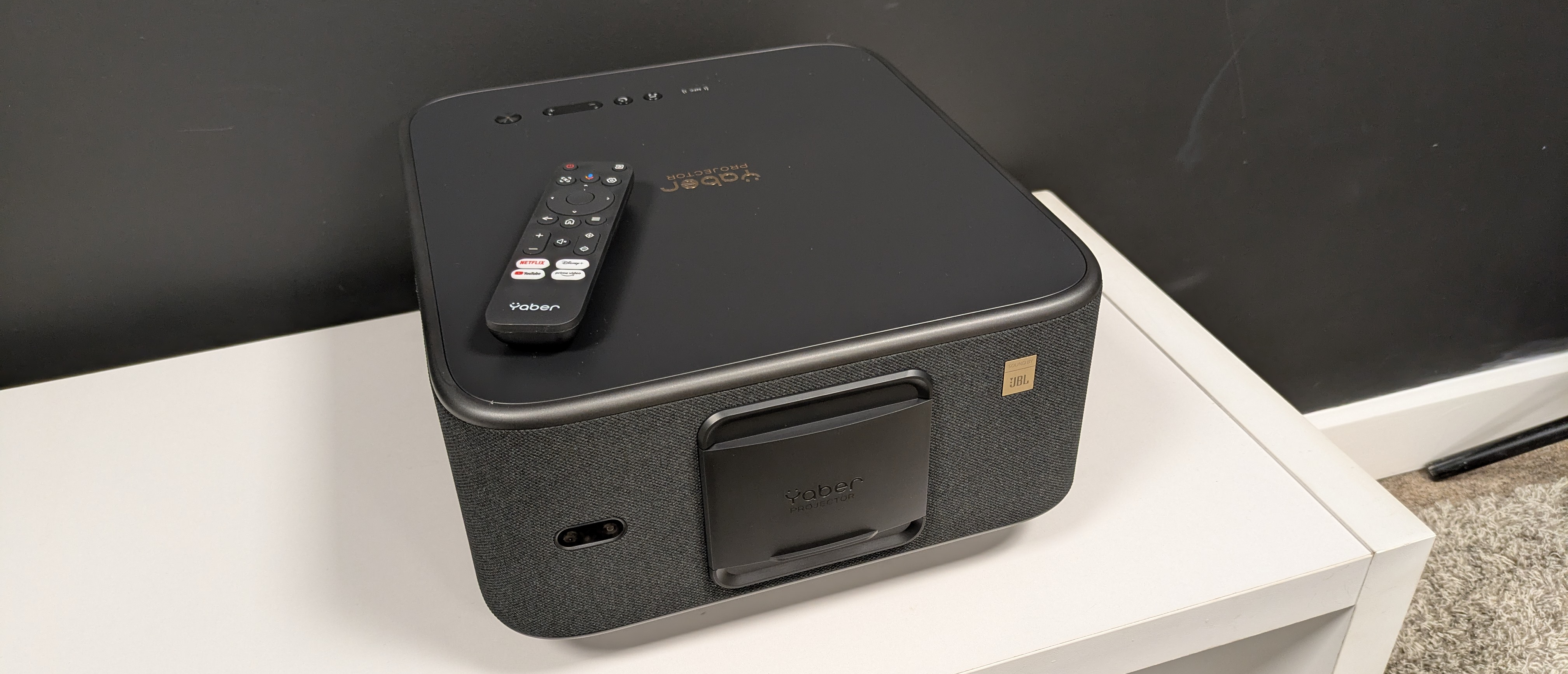 Yaber K3 projector review: an affordable smart projector that