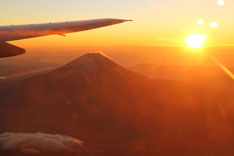 初日の出フライト：高度5000mのご来光今年も JAL | 毎日新聞
