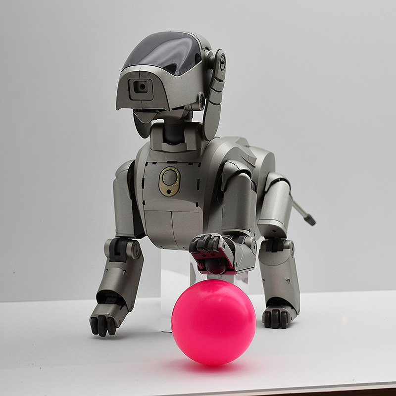 ソニー：歴代AIBO [写真特集1/9] | 毎日新聞