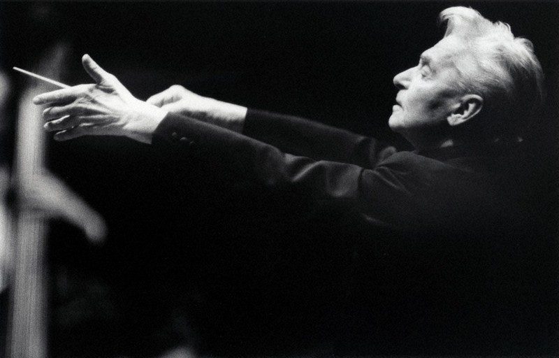 音楽家撮り続け半世紀 故木之下晃さん写真展 110点並ぶ ／東京 | 毎日新聞