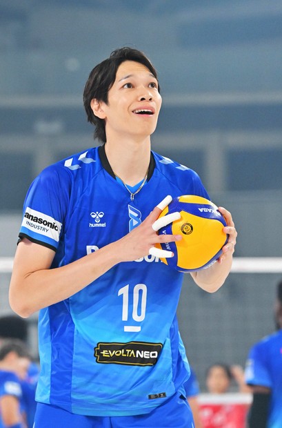 山内晶大「いい大阪ブルテオンの色が出た」 SVリーグ開幕 | 毎日新聞