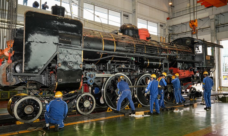 修理中の蒸気機関車「C57形1号機」を公開 JR西日本 [写真特集1/9