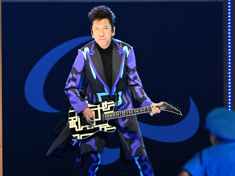 布袋寅泰さん、惜別 愛用ギターで有名な「FERNANDES」破産 | 毎日新聞