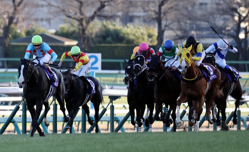 イクイノックスが優勝 競馬・有馬記念 [写真特集1/14] | 毎日新聞