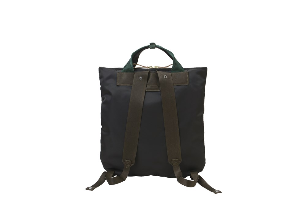 シックな色味の新モデル、［MARNI × PORTER］の『2WAY TOTE BAG』。