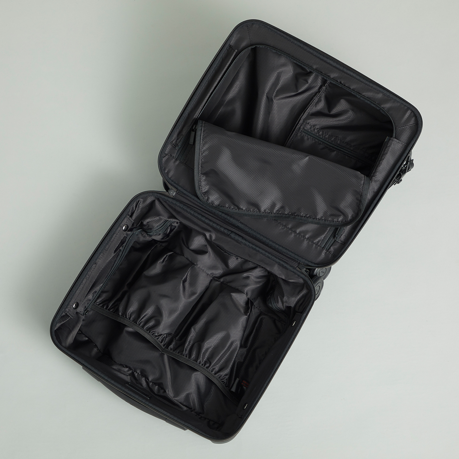 TUMI for UNITED ARROWSの新作はキャリーオンとトートバッグ