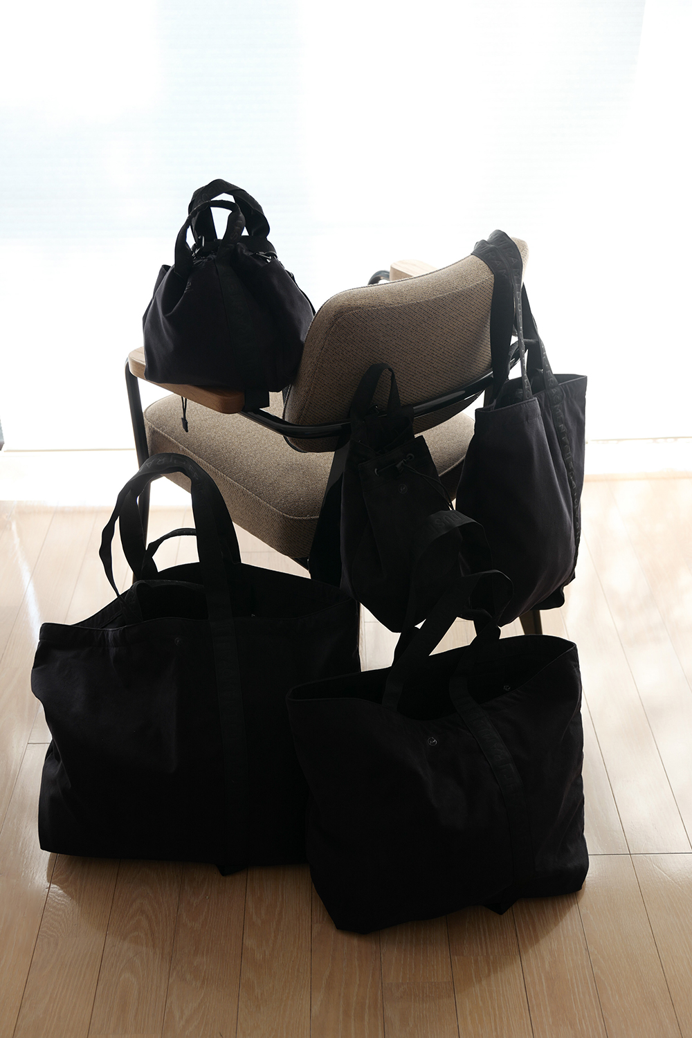 fragment design × RAMIDUSの『Ultrasuede® LX BLACK Collection』